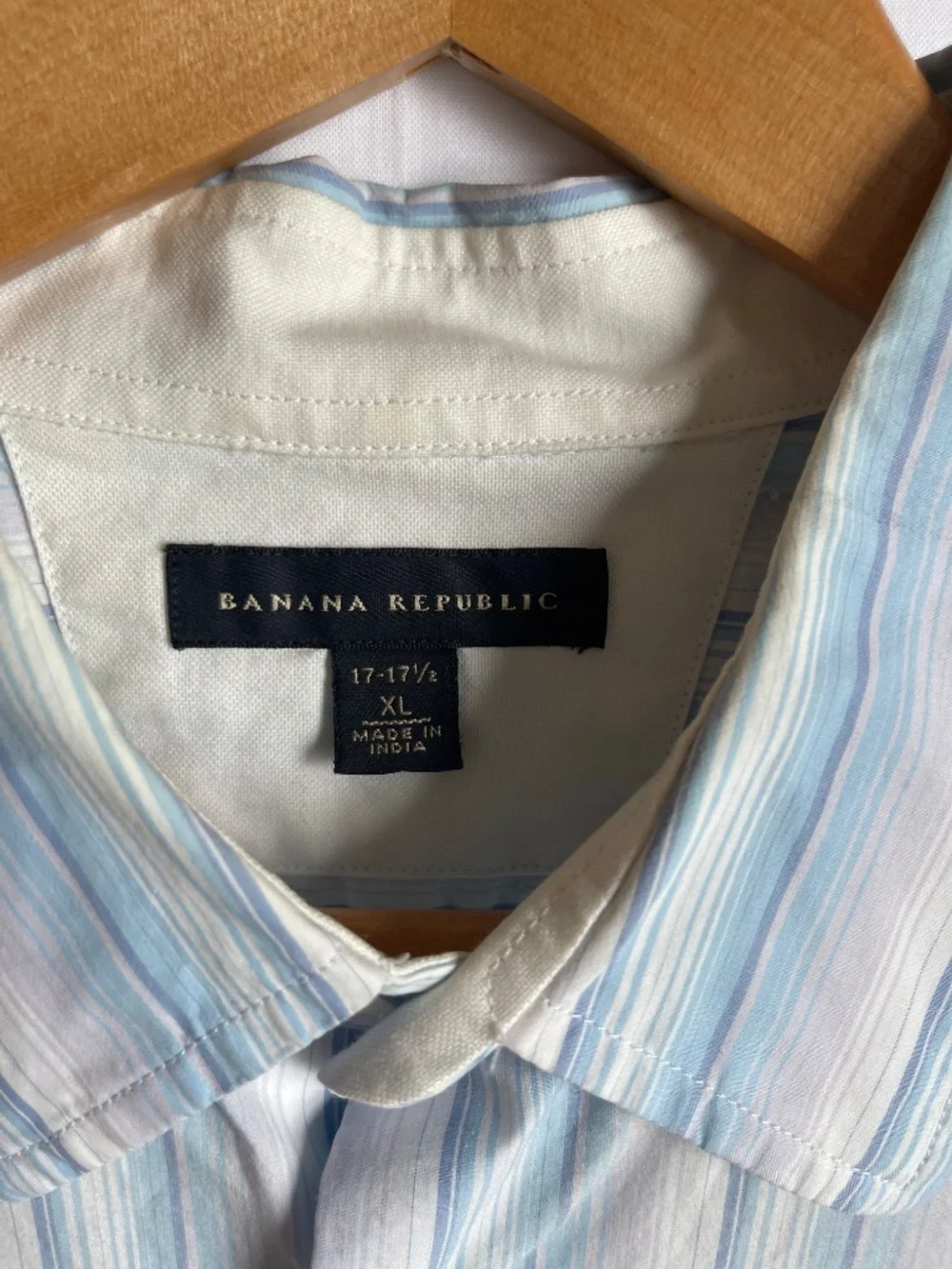 Banana Republic Men's XL 17 17.5 Blue White Striped Long Sleeve Button Up Shirt